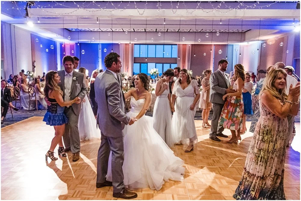 virginia_beach_marriot_oceanfront_wedding00186.jpg