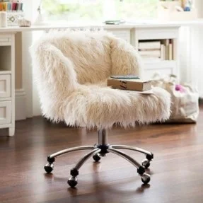40-adorable-warm-fur-furniture-pieces-for-fall-and-winter-digsdigs-1.jpg