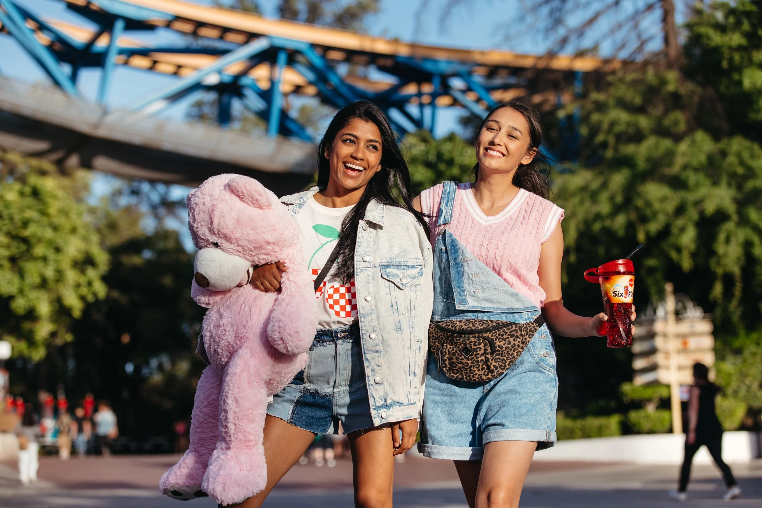 Boardwalk_Winning Gal pals_220405_2692.JPG