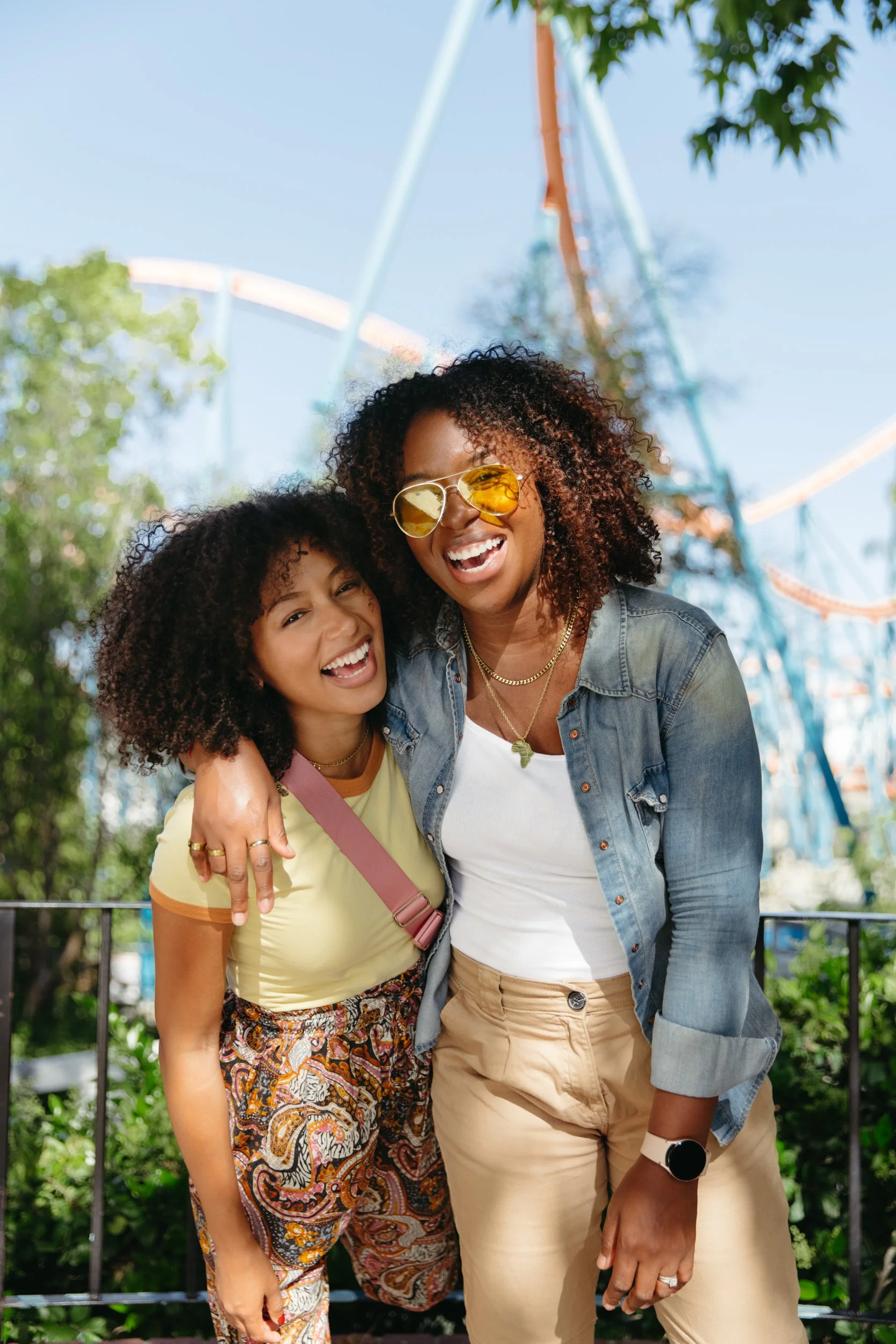 Twisted Exit_Women Couple_220405_1999.JPG