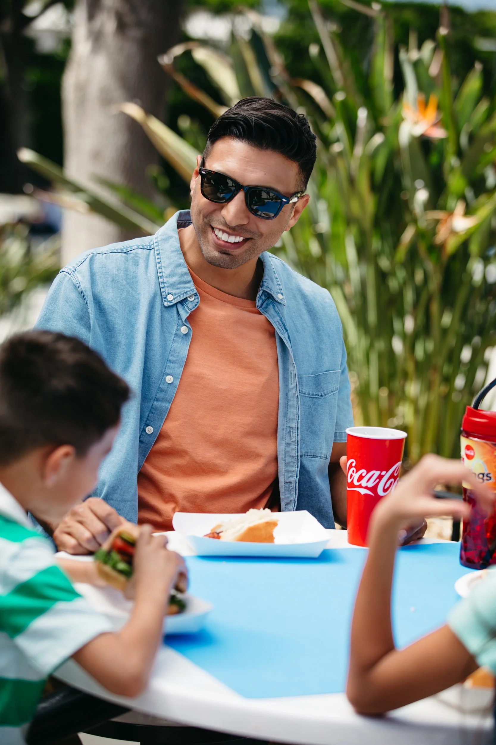 Twisted Witches_Family Eating_220405_1474.JPG