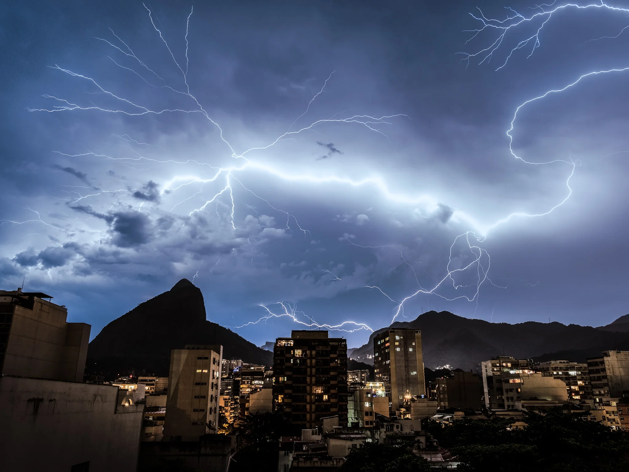 Lightning over Rio de Janeiro (NYE 2016)