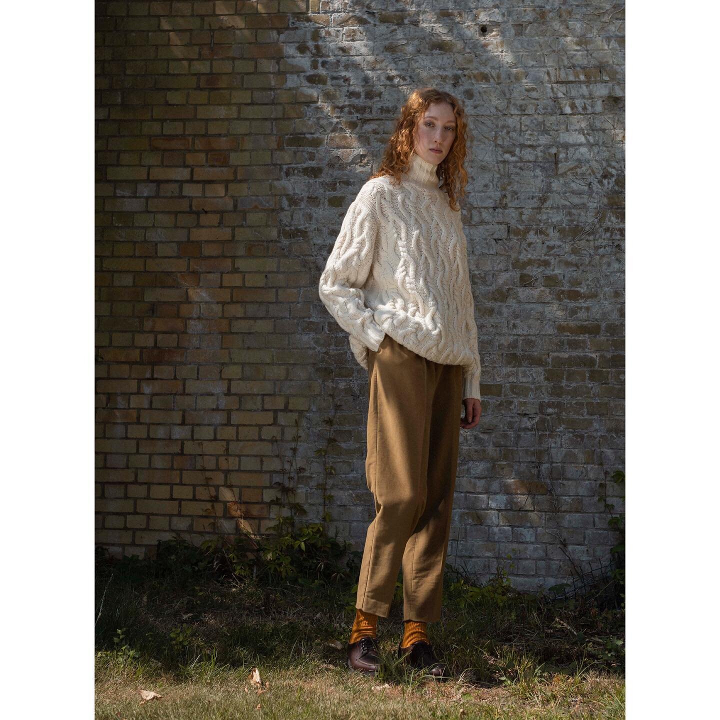 Oh this sunshine... thinking back to Holland&amp;Holland Autumn shoot and garden fun with @lornaforan finding shade, @amyaliceneill styling, @buntercastingarchive castin, @nohelia.reyes on beauty, @oliverjamesnewman and @freddiepayne looking after me