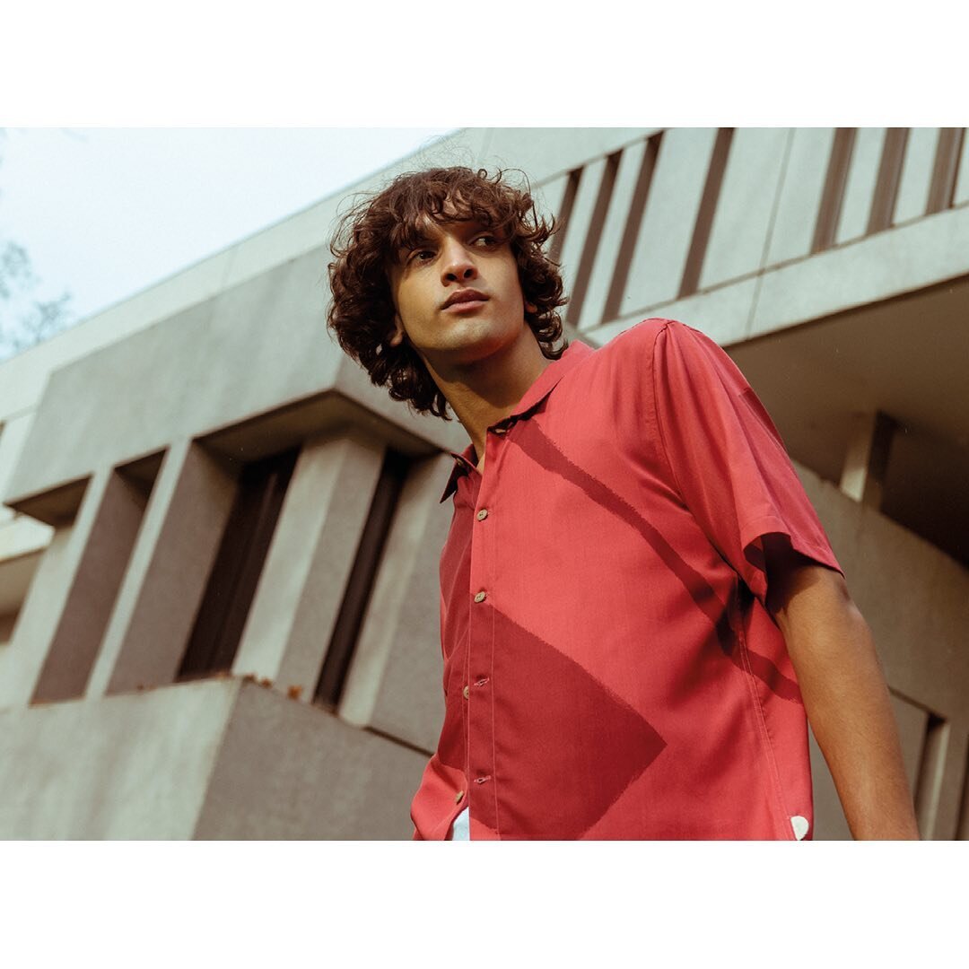 From new #springsummer2021 @folkclothing campaign, at the wonderful #royalcollegeofphysicians shot by me, assisted by Mr @oliverjamesnewman featuring gentleman @nwuh, grooming by @liamcurranhair . Relaxed Modernism.

#mensstyle #fashionphotography #a