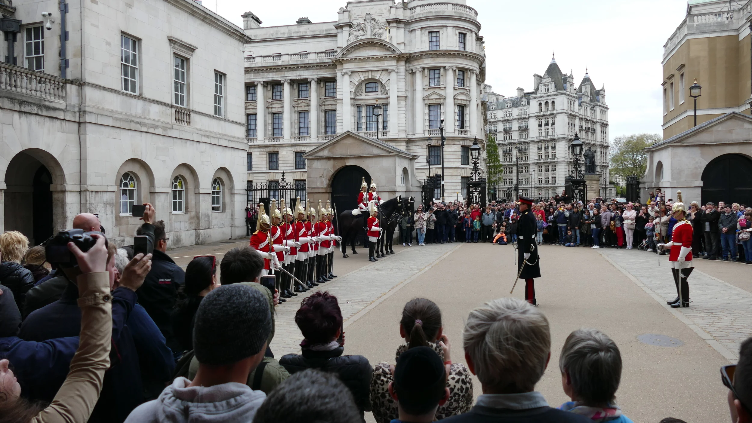 Horse Guards' Dismounting Ceremony (@ 4 pm daily...we just stumbled upon it)