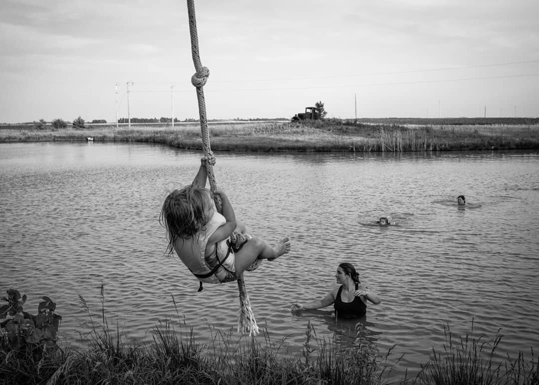Macksville, Kansas. 

Part of Spina Americana.

The farm that hosted me had a lovely pond, surrounded by hundreds of acres of wheat and corn. 

#documentaryphotography #documentaryphotographer #spinaamericana #kansas #rurallife life