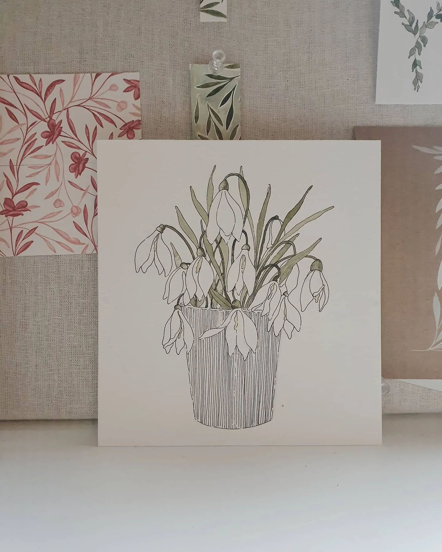 I have not picked up my paintbrush in nearly 2 months.

I can properly put that down to being so busy with Married at First Sight Australia to be honest and you just can't paint and watch that at the same time.

Today' effort, what is your favorite s
