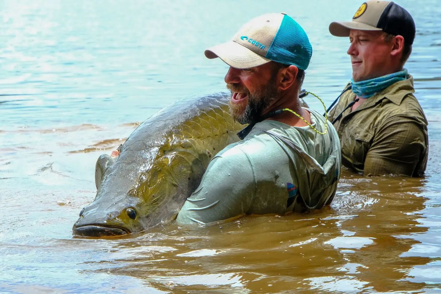 - HEAVY LIFTING -
@troutbandito with a monster fish from Simon pond.
&bull;
#arapaima #jungle #westopfish #therodyouwilleventuallyown  #freedompersonified  #flyfishingaddict #flyguide #westopfish #seewhatsouthere  #flyfishing #fishinglife
&bull;
&bul