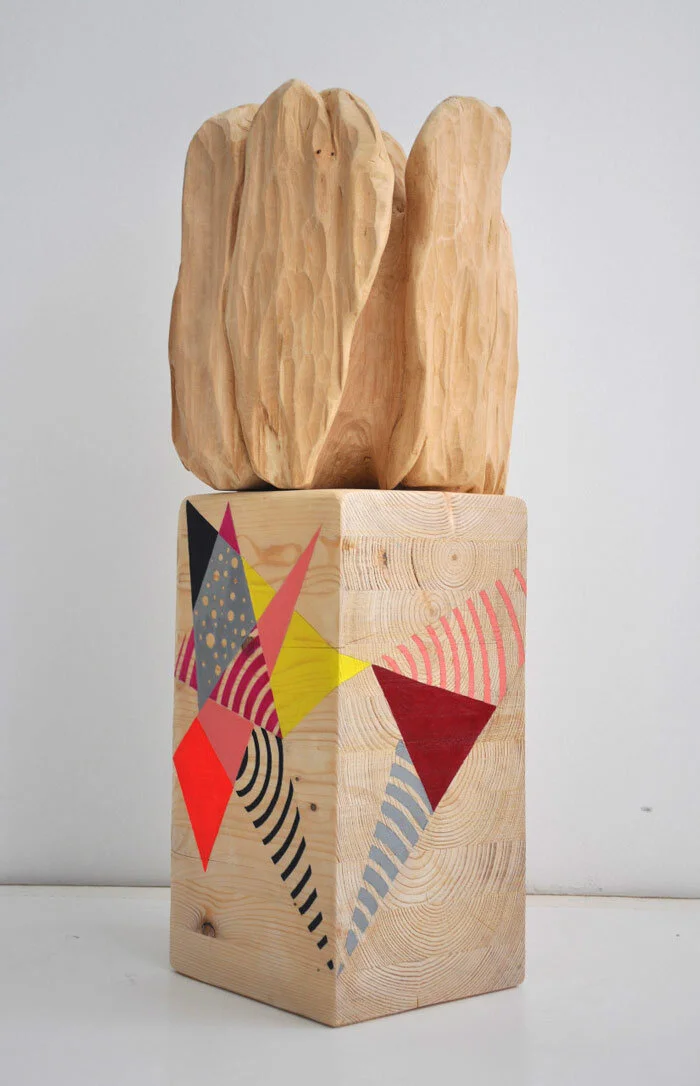  Flor de crecimiento XV | 2020  Birch and pine wood, pigment and acrylic . 72 x 23,5 x 25,5 cm 