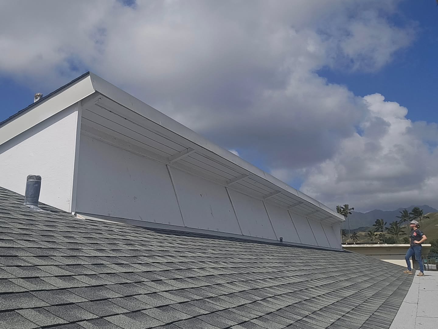 🌈Today's new mural takes me to the roof! I have never worked in a location or a surface quite like this before, but I'm excited to get started! New rainbow incoming! Let's gooooo! 🎨 Peep my paint storge on the second slide. P.s. mom, if you see thi