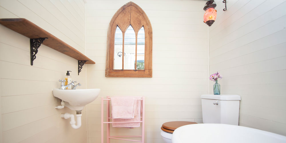 Gabriels-Inside-Bath-Rear.jpg