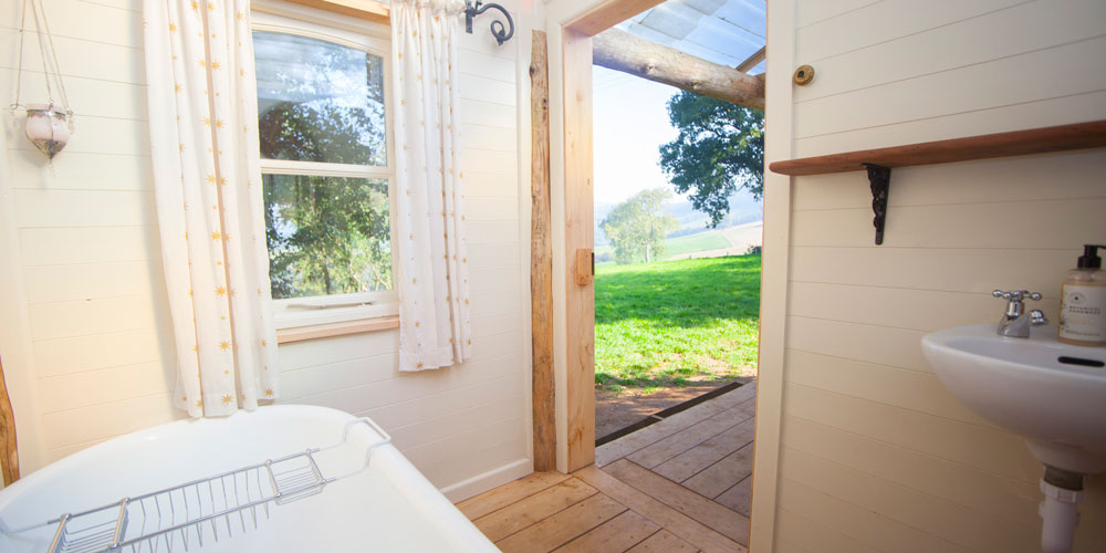 Gabriels-Outside-Bath.jpg