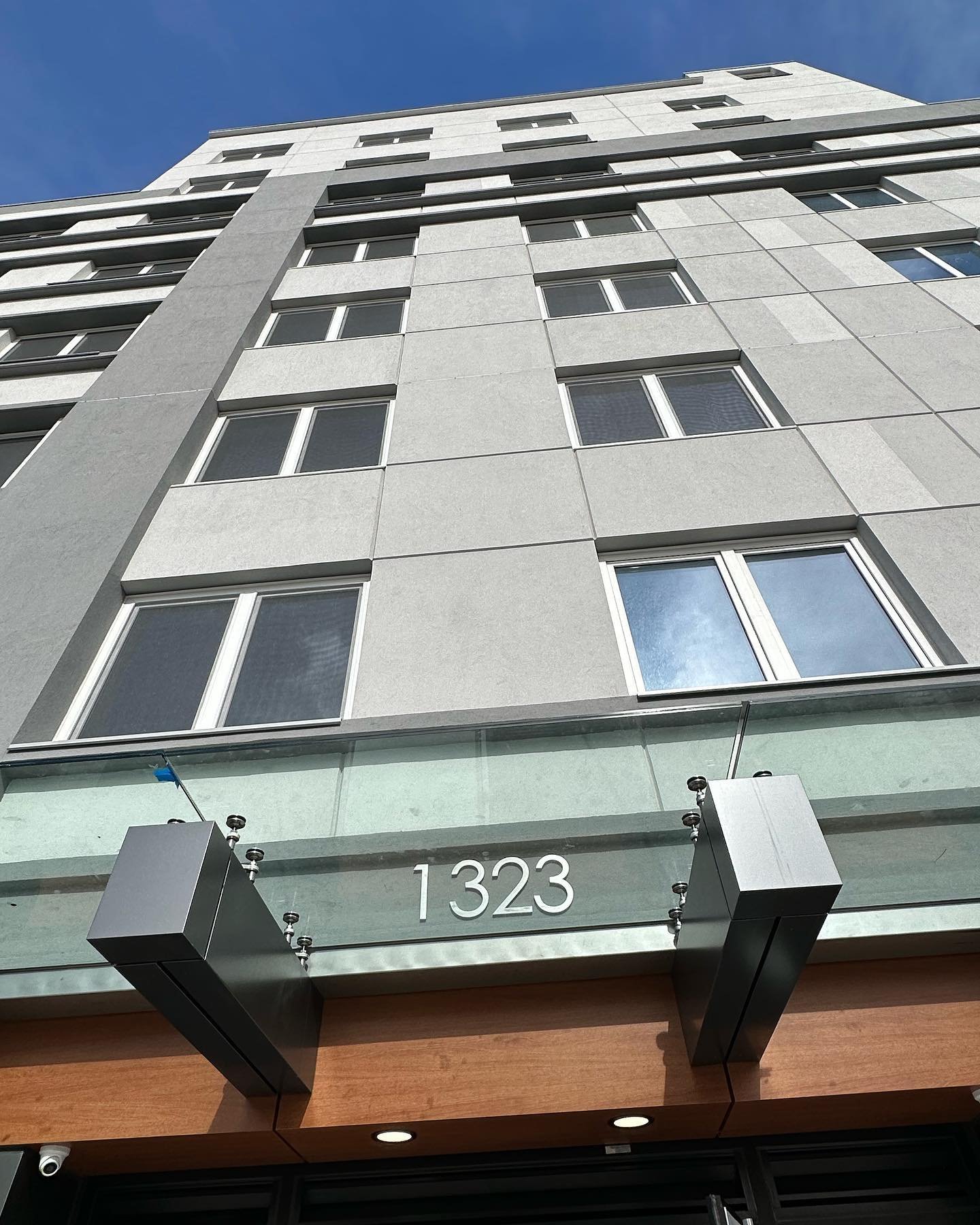 Approaching the finish line. #senioraffordablehousing #bronx @foxy_wall_project @lendlease @macro_savills @hanacinc