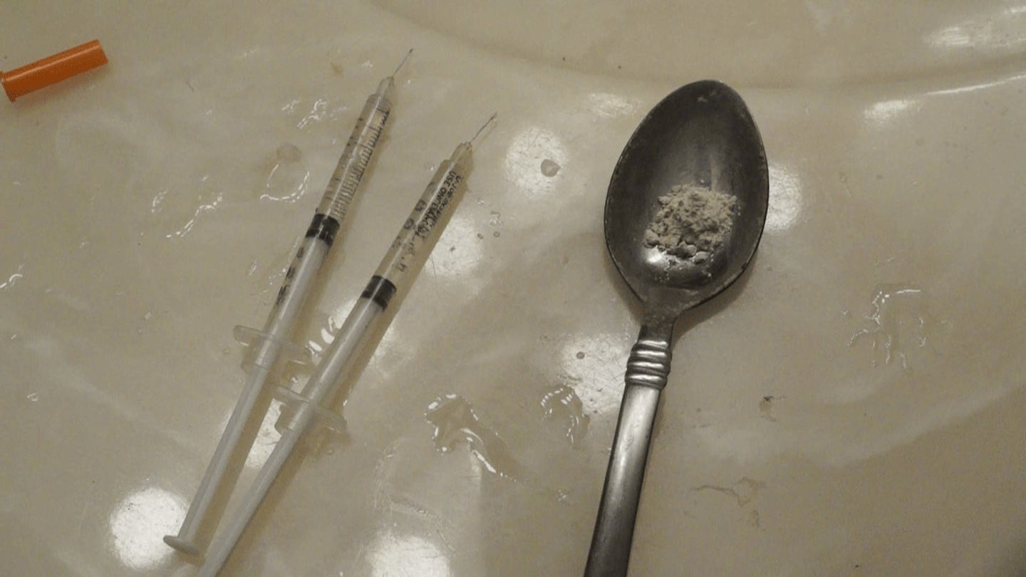 needles-and-spoon.png