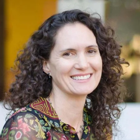 LESLIE GARVIN DYL SP19 FacilitatorLeslie is the Senior Program Director, Cardinal Careers at the Haas Center for Public Service and directs several public service fellowships. .