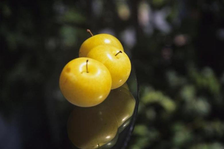 3 Yellow Plums
