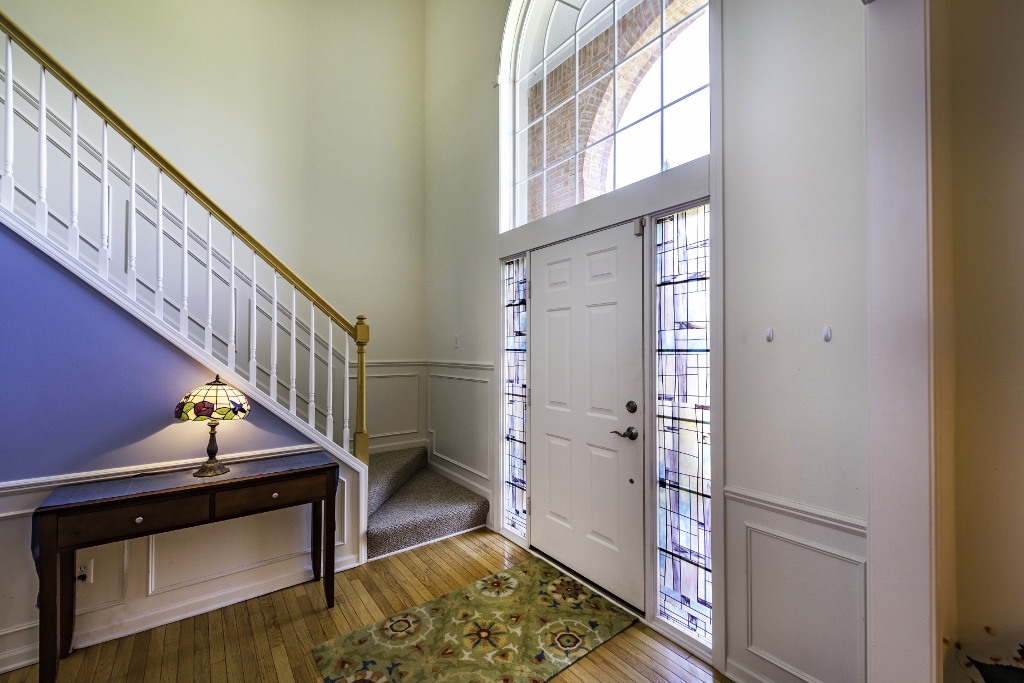 foyer.jpg