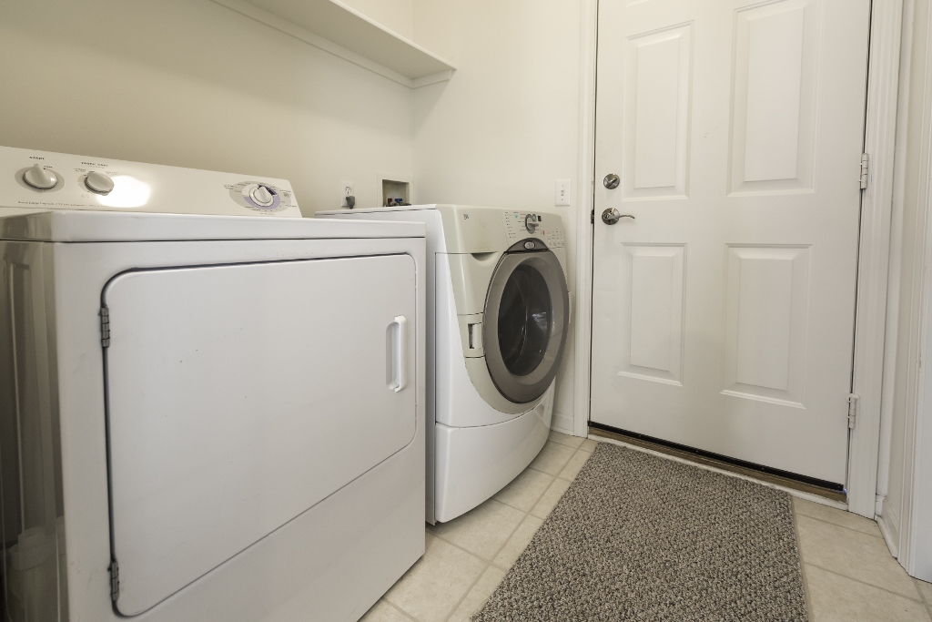 LAUNDRY.jpg