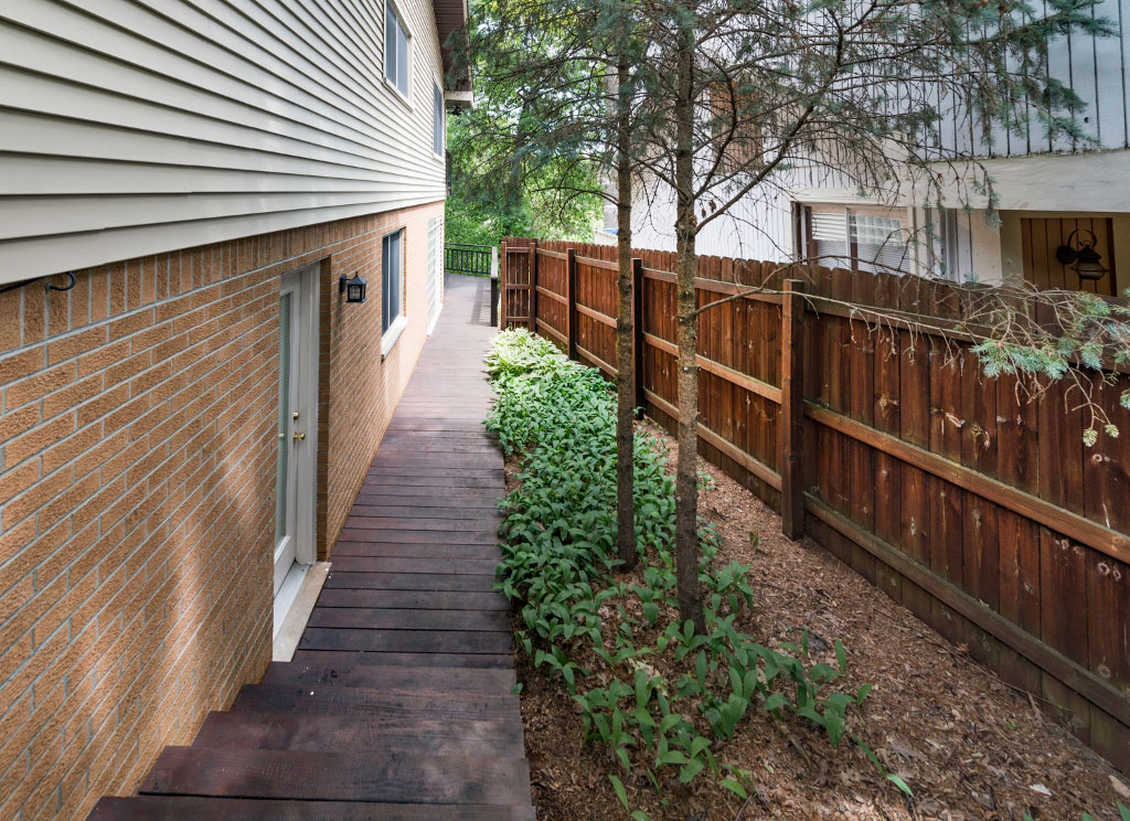 1954 Grove St, Highland Charter Twp, MI 48356