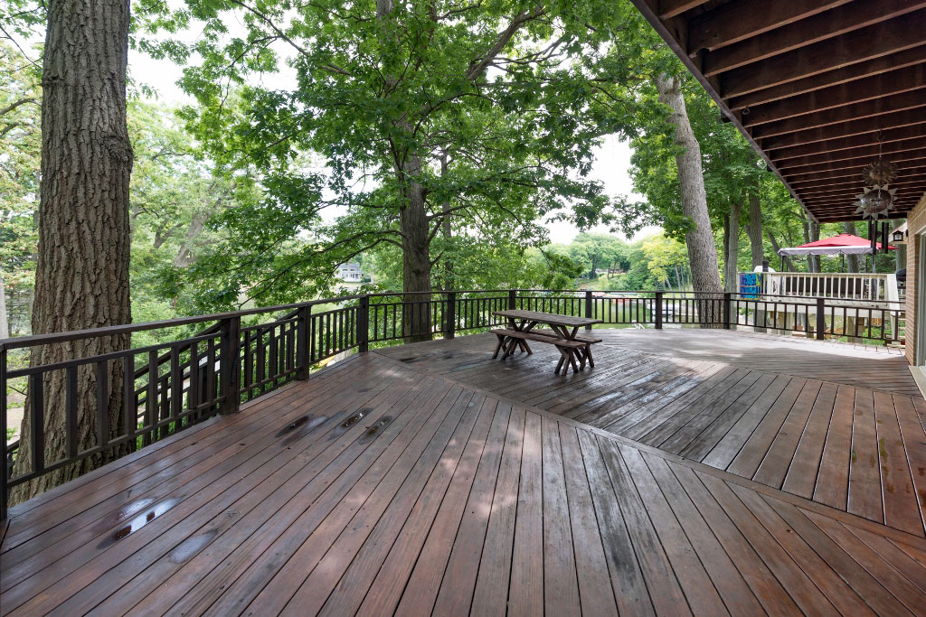 1954 Grove St, Highland Charter Twp, MI 48356