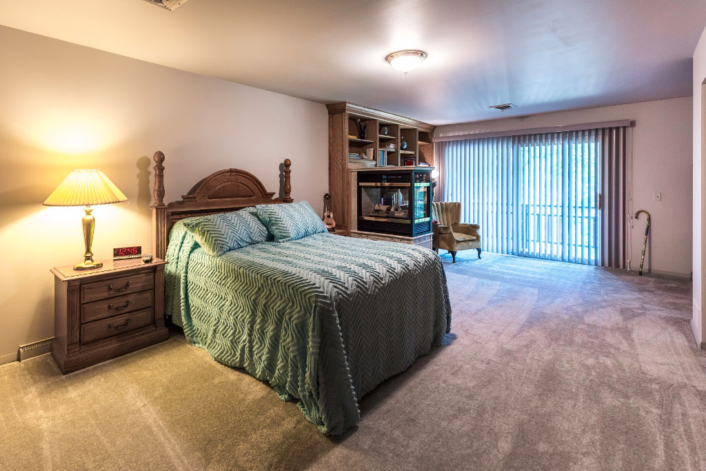 1954 Grove St, Highland Charter Twp, MI 48356
