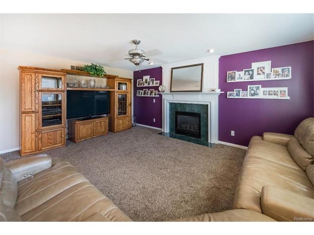 Family Room 2.jpeg