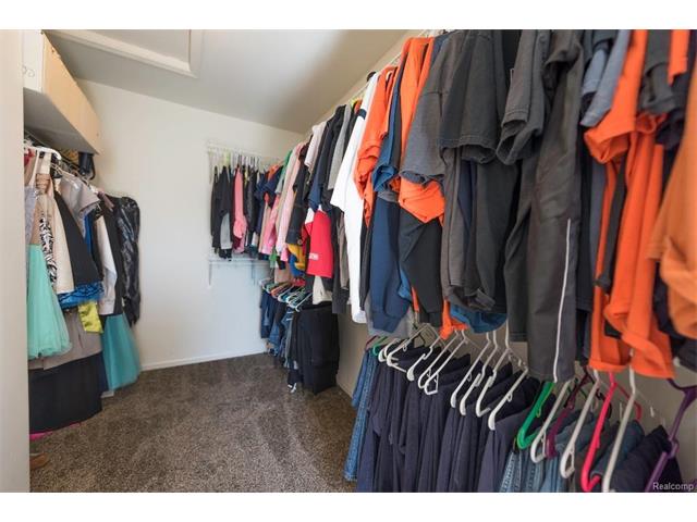 Walk-in Closet.jpeg