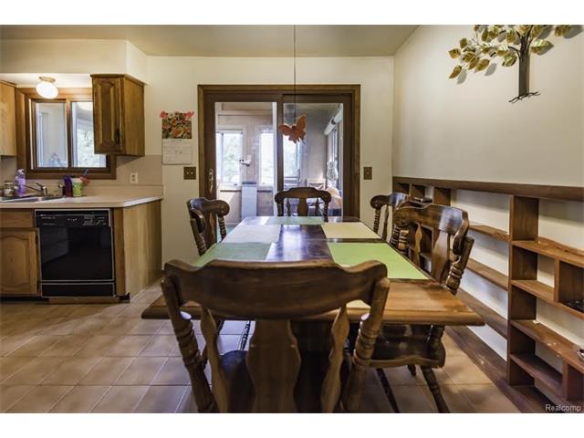 6520 CROFOOT Road, Iosco Twp 48843 - Kitchen