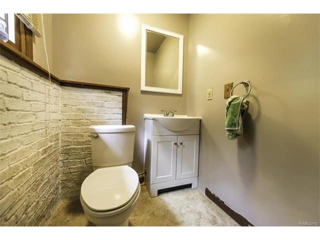 6520 CROFOOT Road, Iosco Twp 48843 - Bathroom