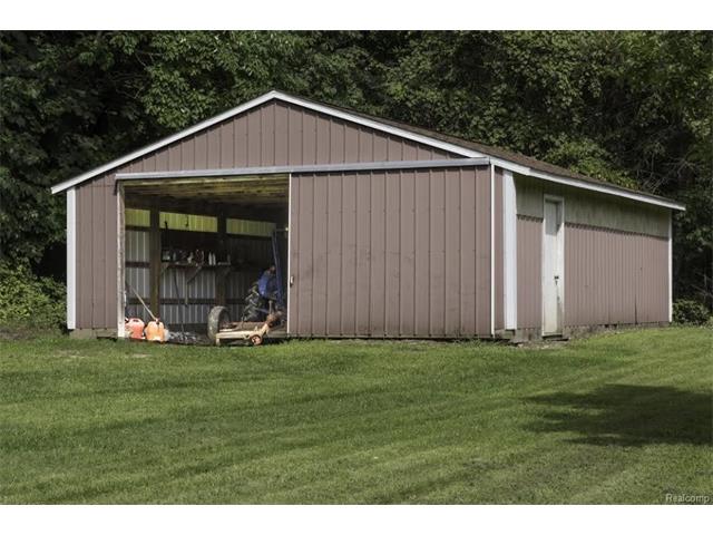 6520 CROFOOT Road, Iosco Twp 48843 - Polebarn