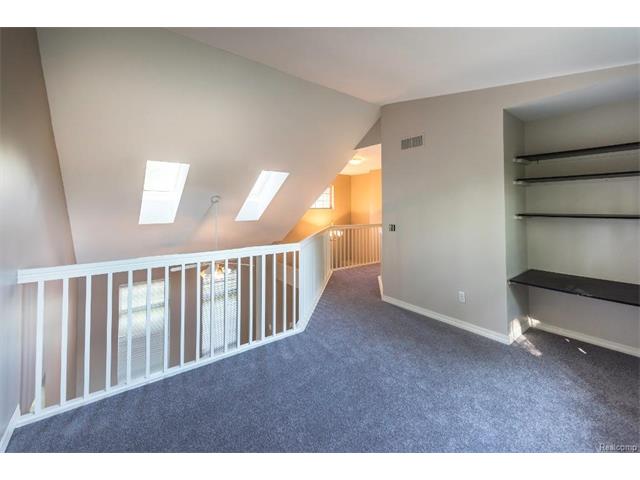5397 Michael Drive, Ypsilanti Twp 48197 - Upstairs Balcony 2