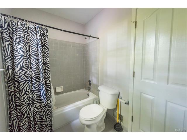 5397 Michael Drive, Ypsilanti Twp 48197 - Bathroom 2