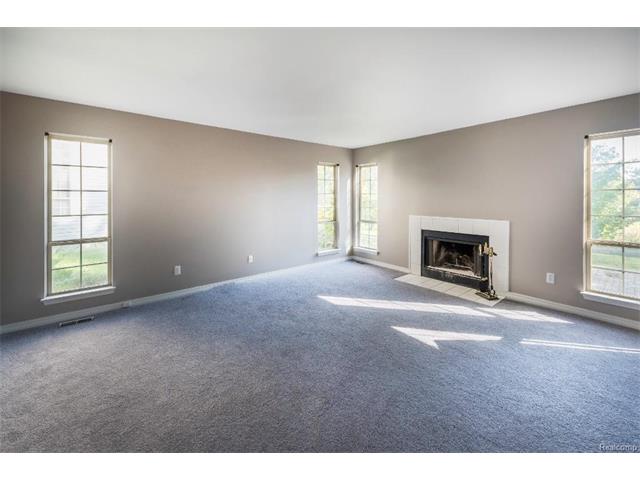 5397 Michael Drive, Ypsilanti Twp 48197 - Family Room