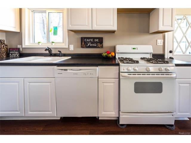 1342 Jeff Street, Ypsilanti 48198 - Kitchen