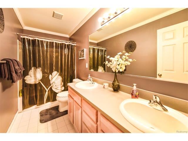 Bathroom 3.jpeg