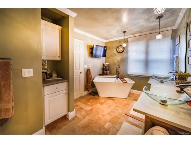 Master Bathroom 8.jpeg