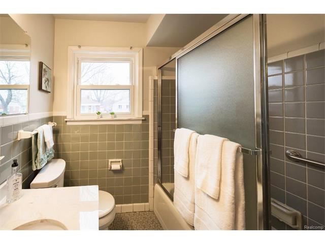 Bathroom 3 - 4371 Myron Avenue, Wayne 48184