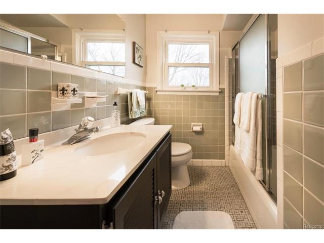 Bathroom 4 - 4371 Myron Avenue, Wayne 48184