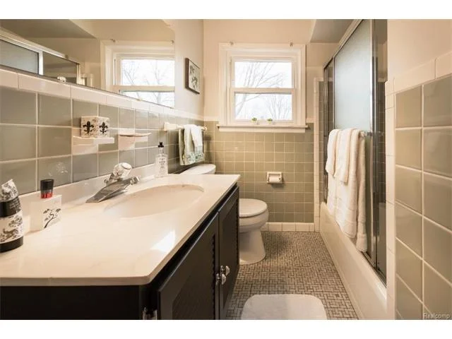 Bathroom 4 - 4371 Myron Avenue, Wayne 48184