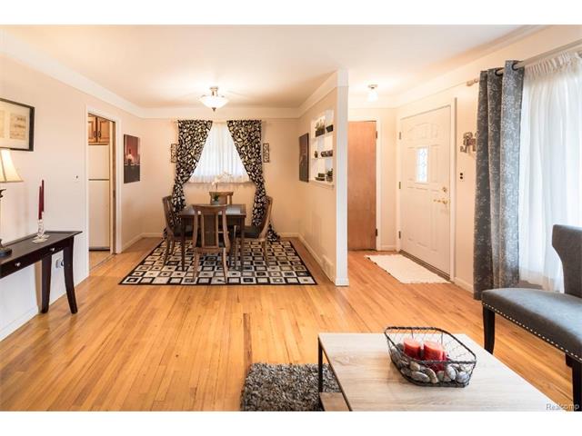 Family Room - 4371 Myron Avenue, Wayne 48184