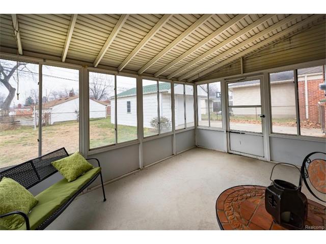 Sunroom - 4371 Myron Avenue, Wayne 48184
