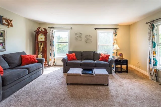 Family Room - 62800 HICKORY HILL Court, Lyon Twp 48178