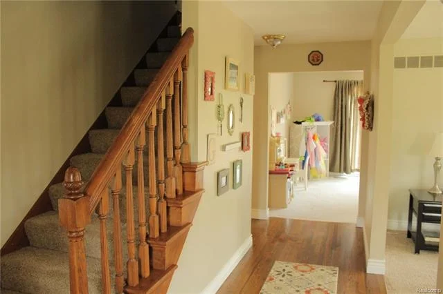 Staircase - 62800 HICKORY HILL Court, Lyon Twp 48178