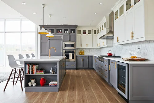 Hinton Real Estate Group Design - Two Tone Kitchen.jpg