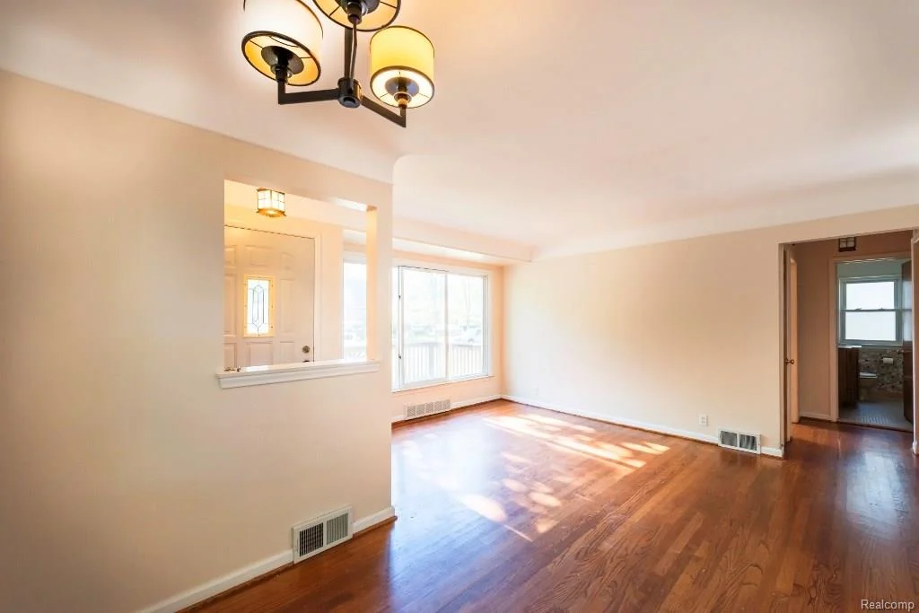 Family Room 2.jpeg