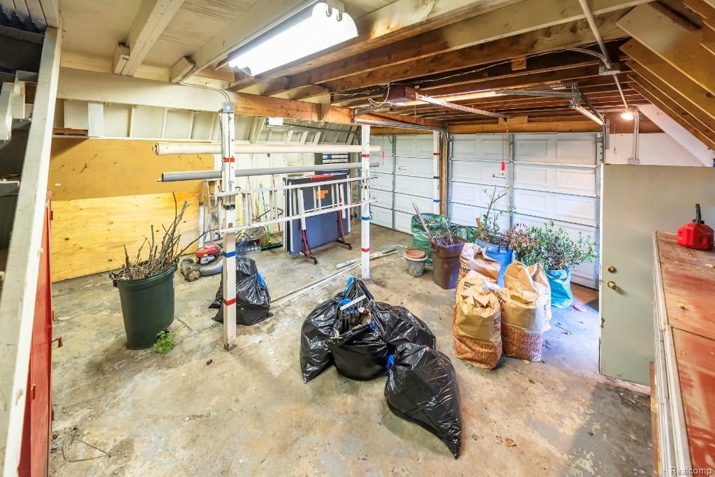 Garage 2.jpeg