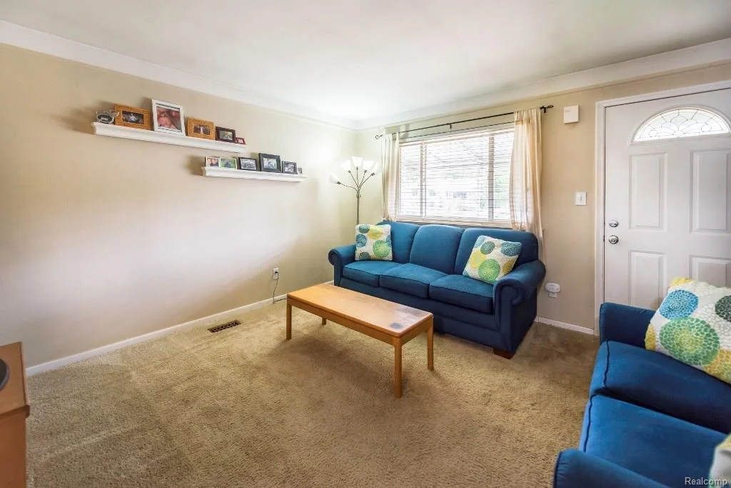 Family Room 3.jpeg