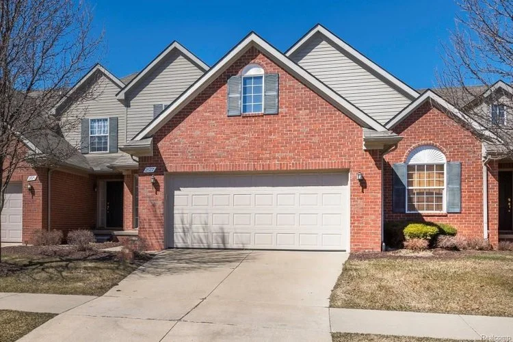 Home+for+sale+-+Hinton+Real+Estate+Group.jpeg