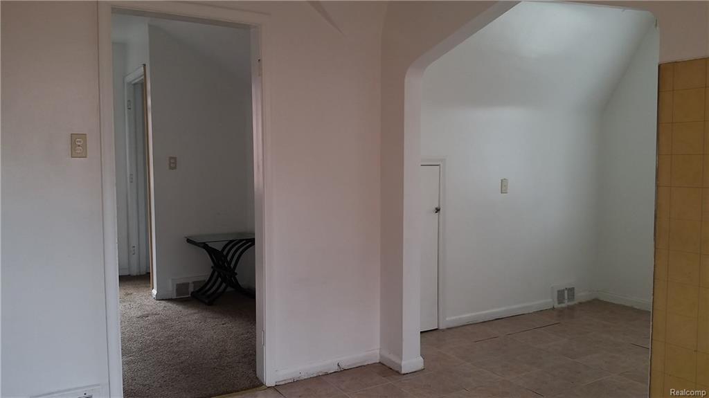 Bedroom 8.jpeg