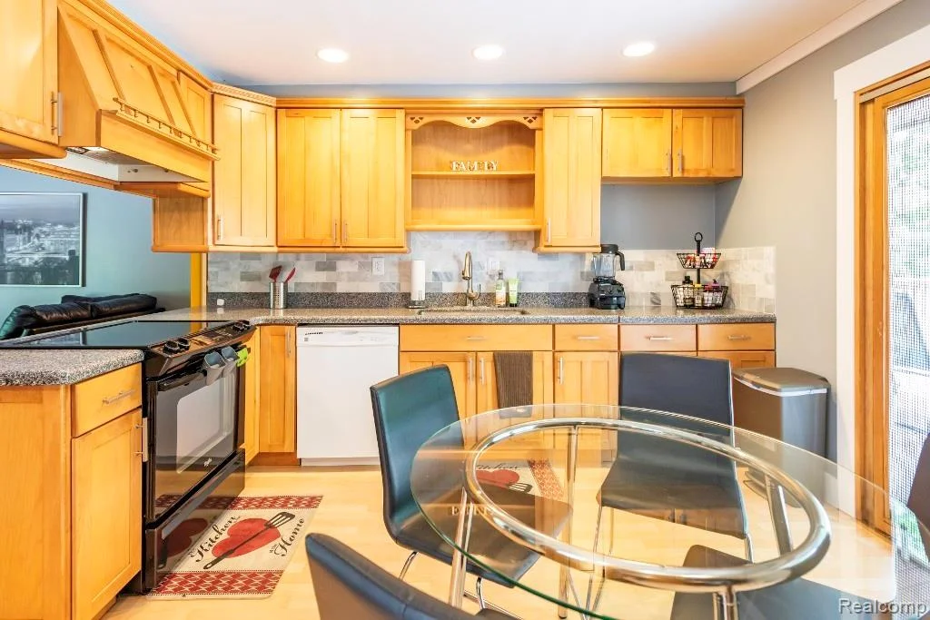 Condo in Ypsi For Sale - Hinton Real Estate Group
